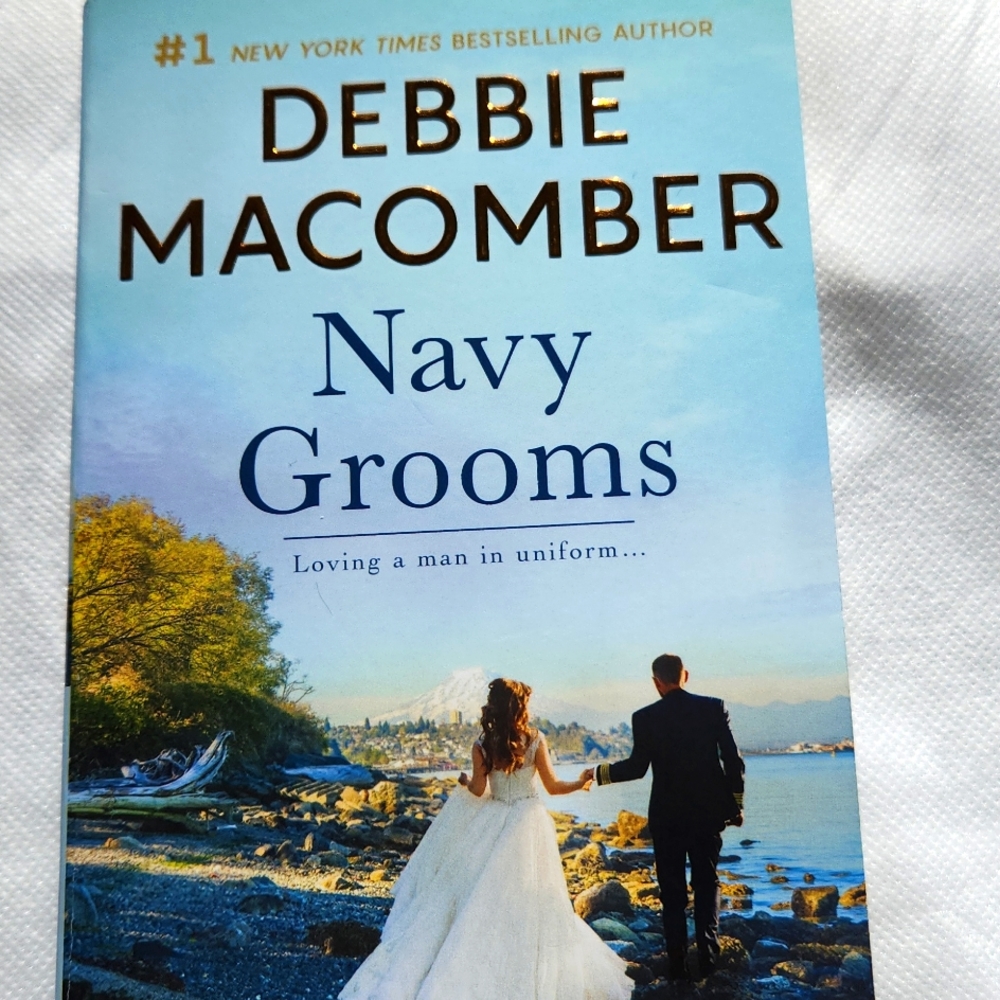 NEW. NAVY GROOMS. 2  BOOKS - NAVY BRAT & NAVY WOMAN BY DEBBIE MACOMBER PAPERBACK